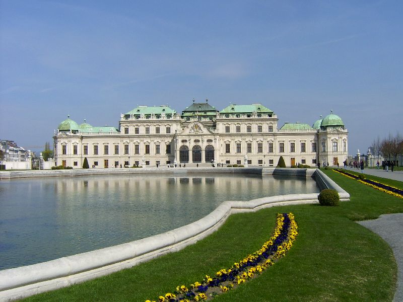 Schloss Belvedere Postkartenverdaechtig